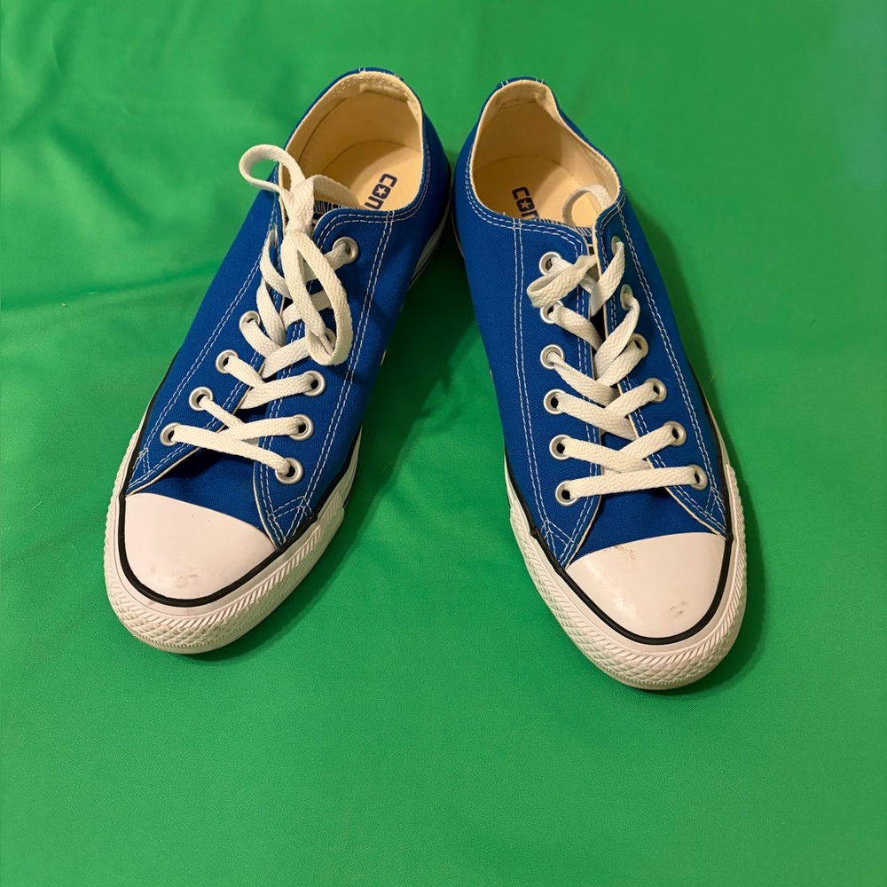 Converse Chuck Taylor’s Low Tops